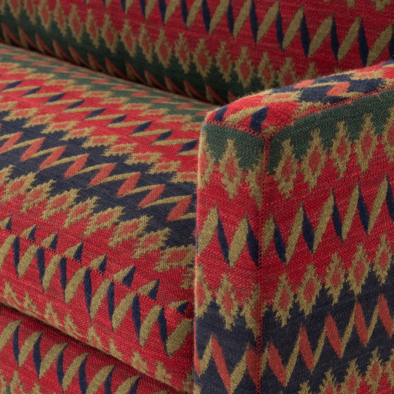 MAVERICK SOFA - CORTINA Woven Fabric