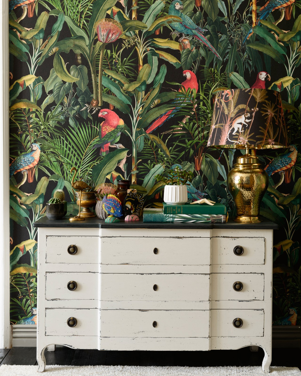 PARROTS OF BRASIL Anthracite Wallpaper - THE TROPICAL COTTAGE